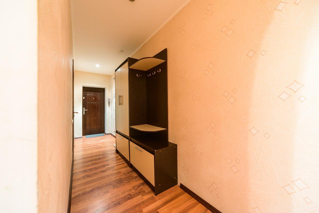 Apartment On Hryhoriia Chuprynky 基輔 外观 照片