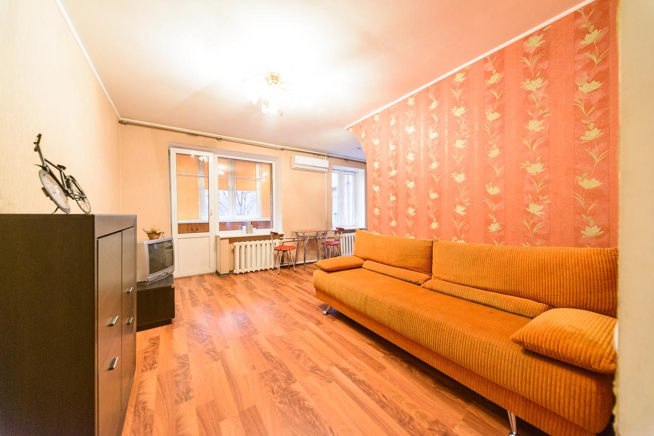 Apartment On Hryhoriia Chuprynky 基輔 外观 照片